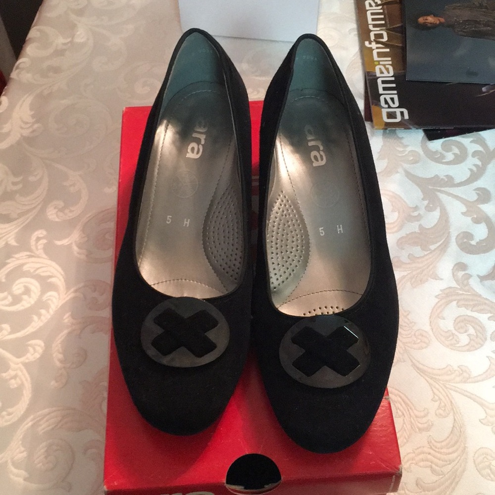 Flat Shoes - image 1